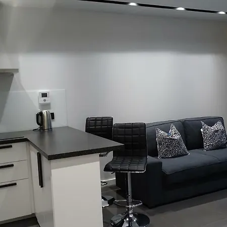 Apartment Black Line