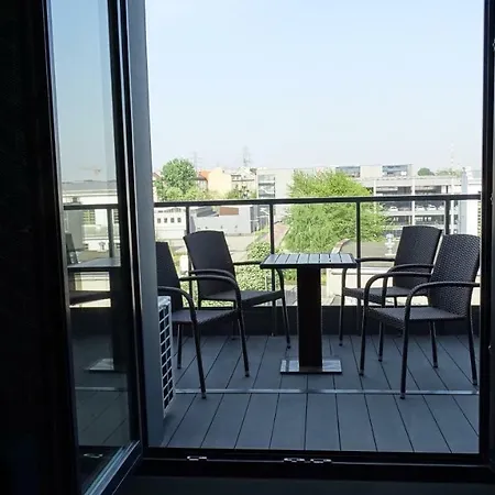 Apartament Black Line *