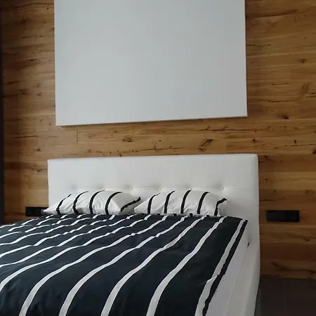Black Line Apartment Krakow