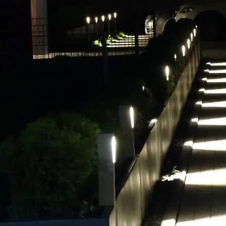 Black Line Apartment *